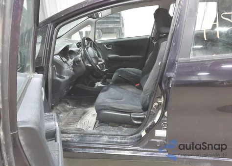 2013 Honda Fit Sport z USA, uszkodzony, nr VIN JHMGE8G55DC070094